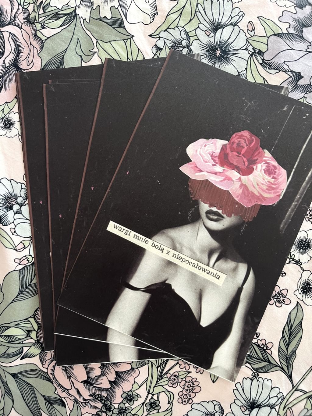 Wydruk Art Mat 15 x 23 cm WARGI MNIE BOLĄ