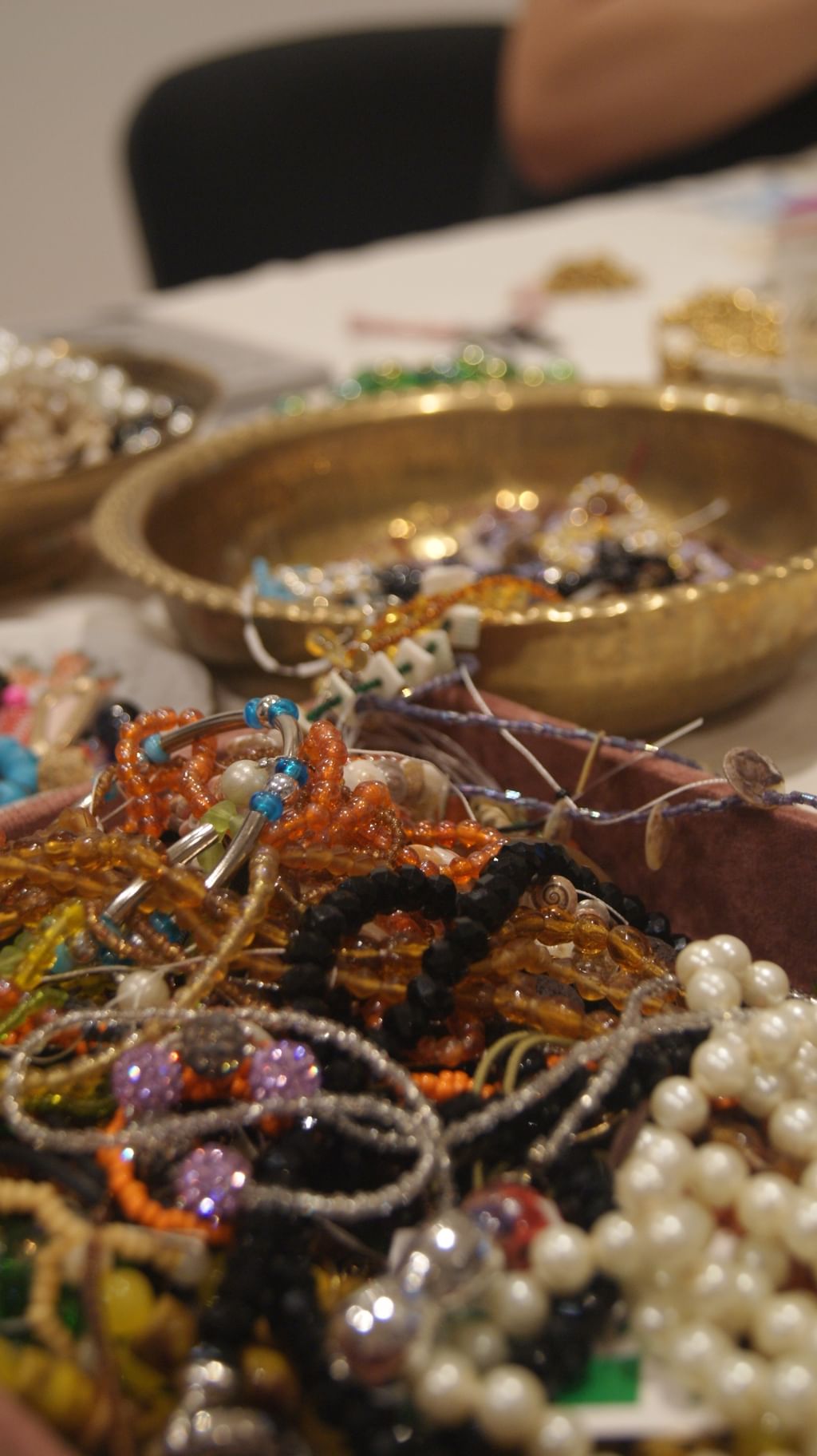 Warsztaty Upcykling biżuterii - naszyjnik z charmsami Flink concept