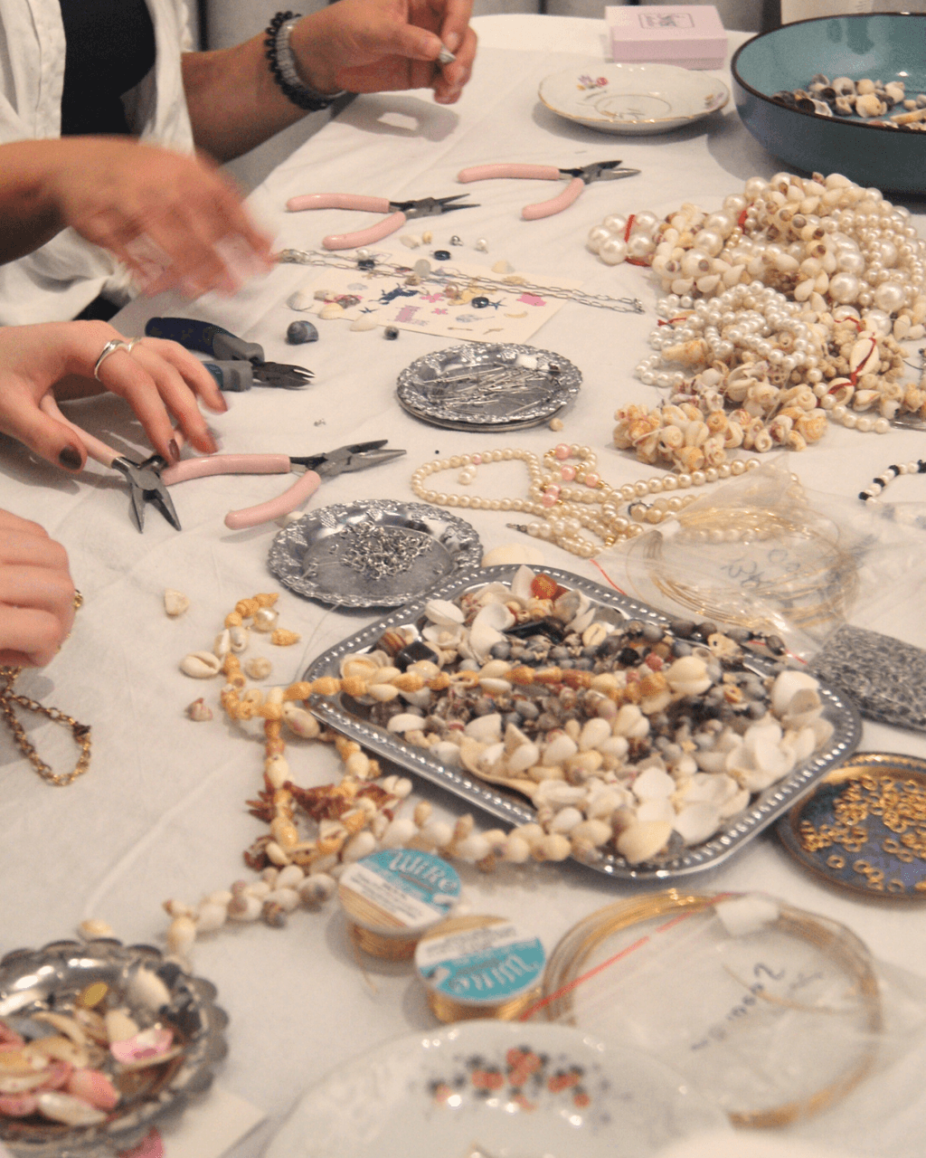 Warsztaty Upcykling biżuterii - naszyjnik z charmsami Flink concept