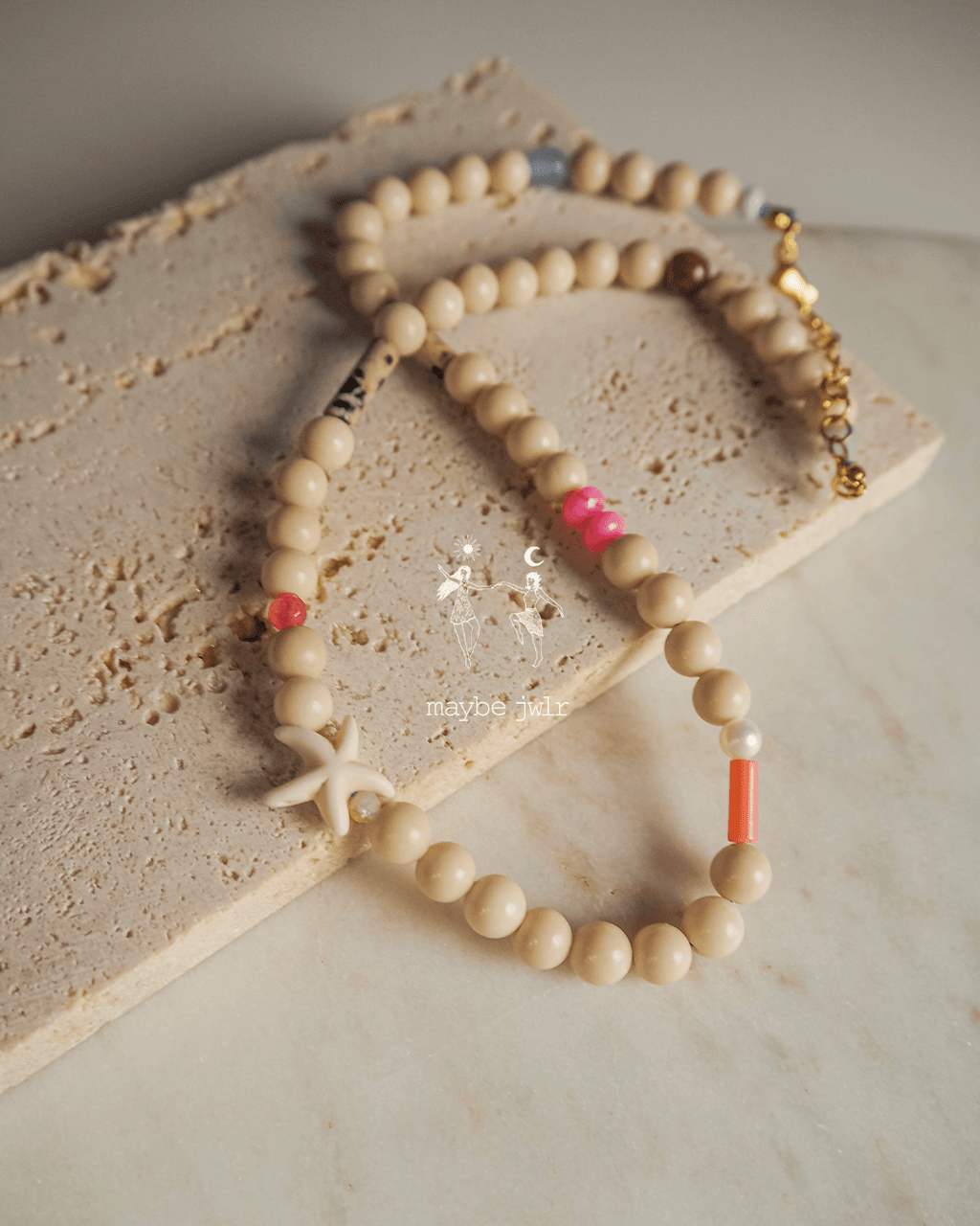 Naszyjnik z kamieni rzecznych z rozgwiazdą