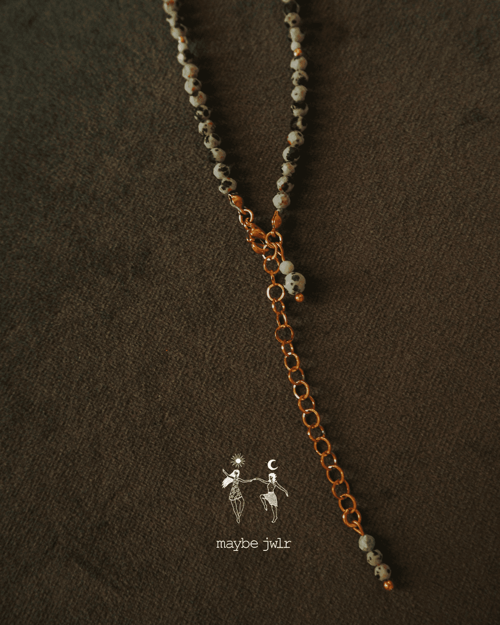 Choker z jaspisów dalmatyńskich