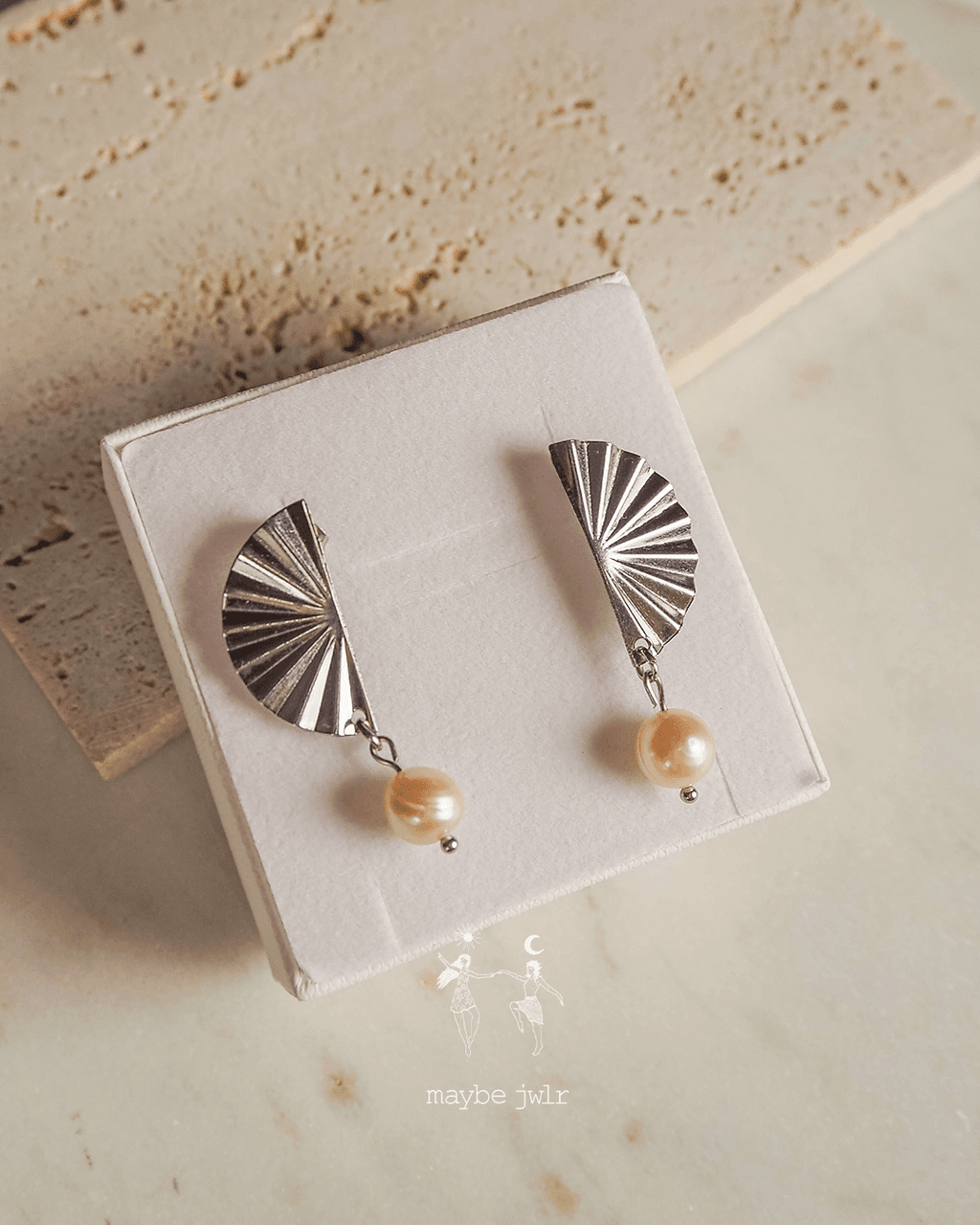 Kolczyki srebrna tafla z perłą