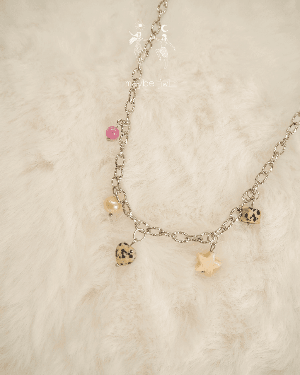  Srebrny naszyjnik z zawieszkami z kamieni