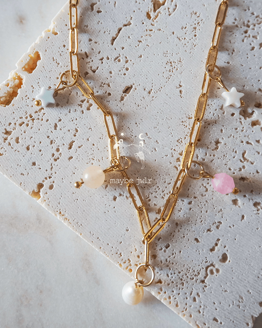 Naszyjnik z zawieszkami z kamieni