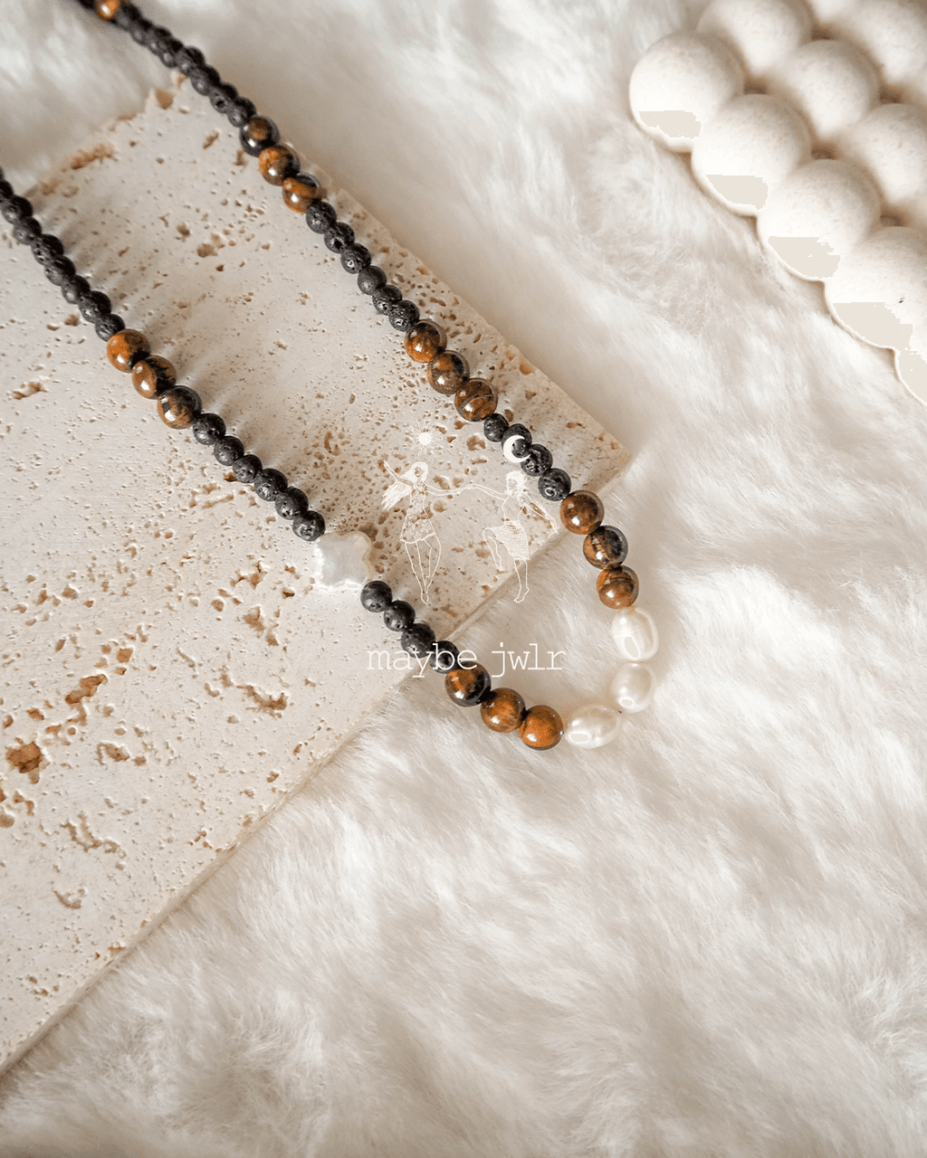 Naszyjnik z lawy wulkanicznej i oka tygrysa unisex