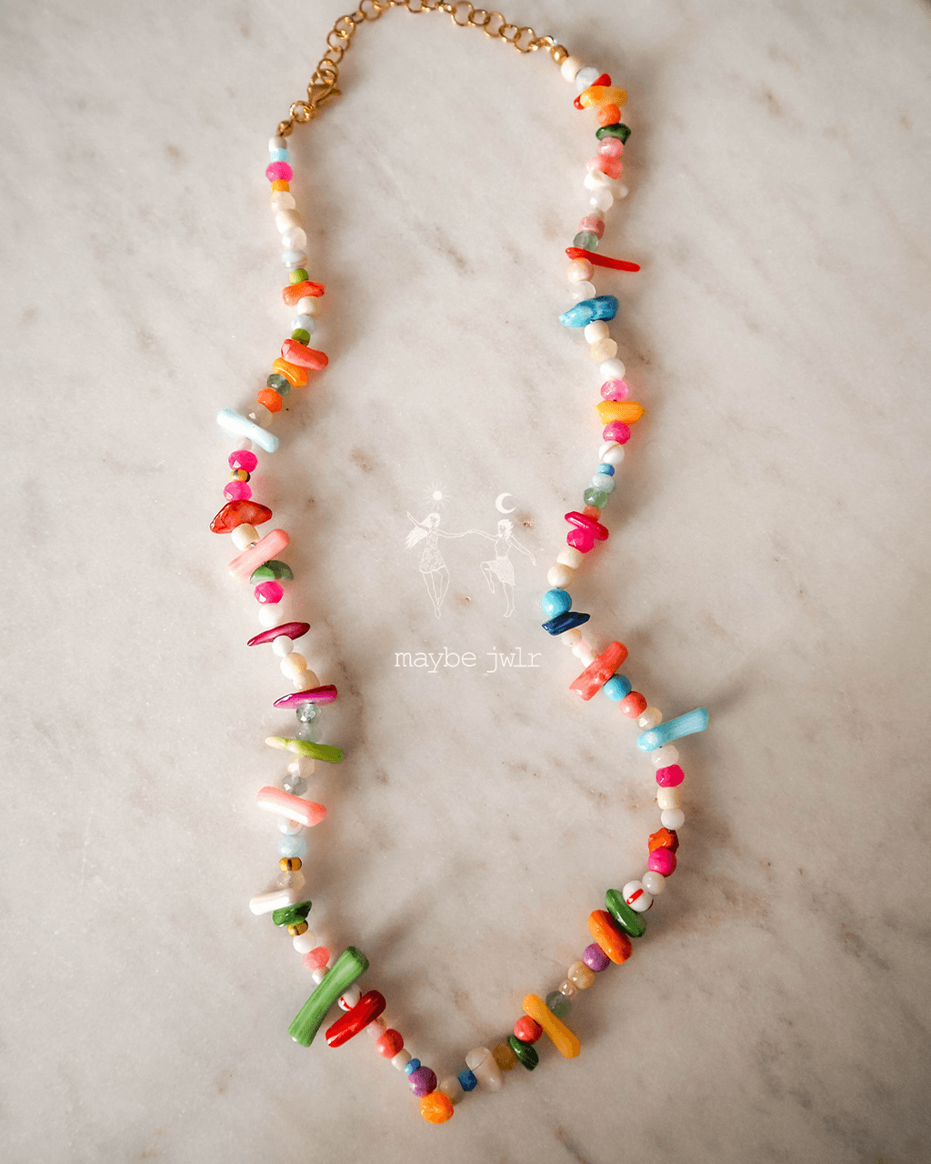 Nieregularny naszyjnik z muszli i kamieni