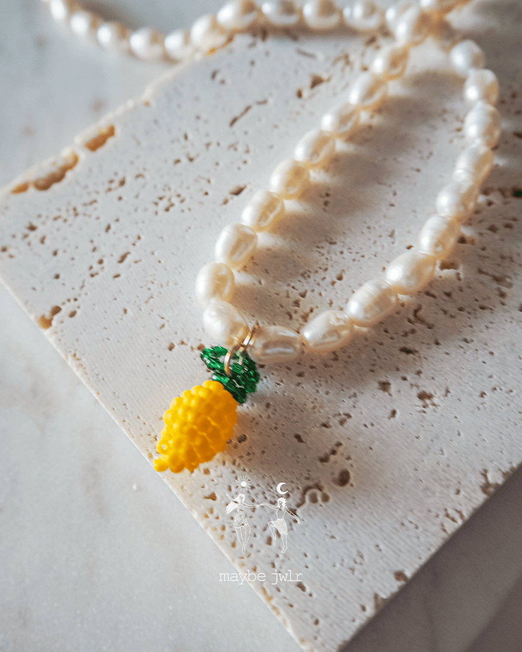 Naszyjnik z pereł naturalnych z cytrynką