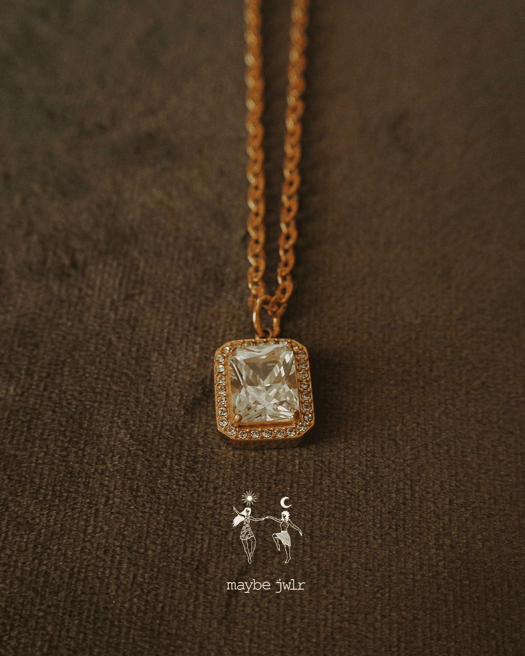 Łańcuszek z błyszczącą cyrkonią