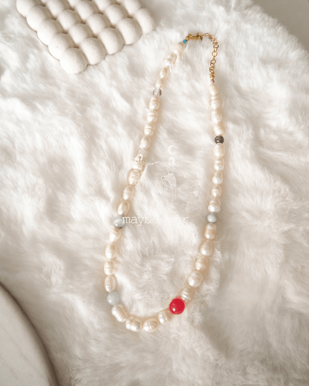 Naszyjnik z pereł naturalnych z kamieniami