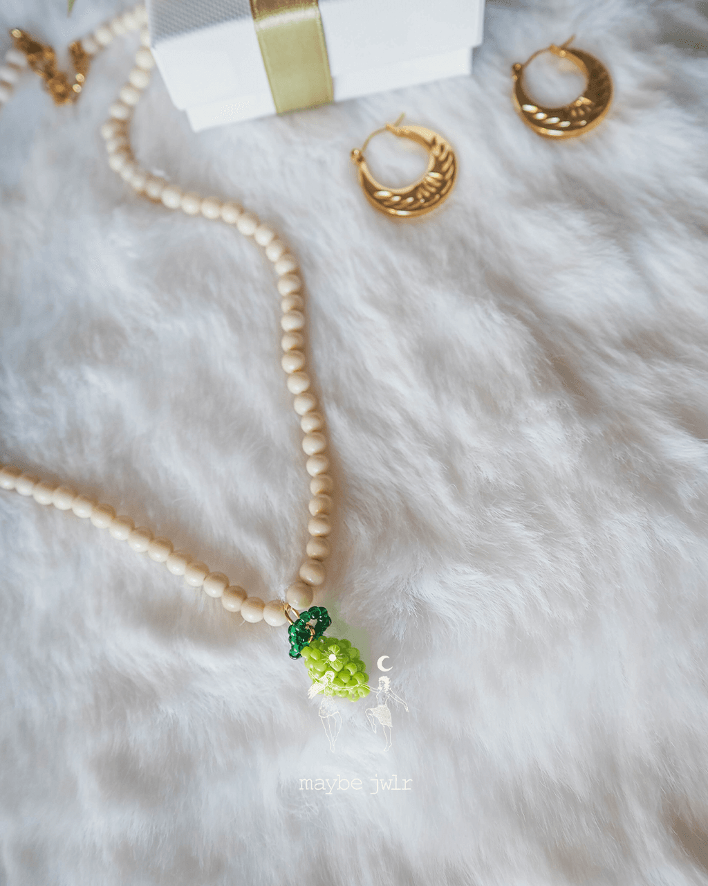 Naszyjnik z owockiem z koralików limonka