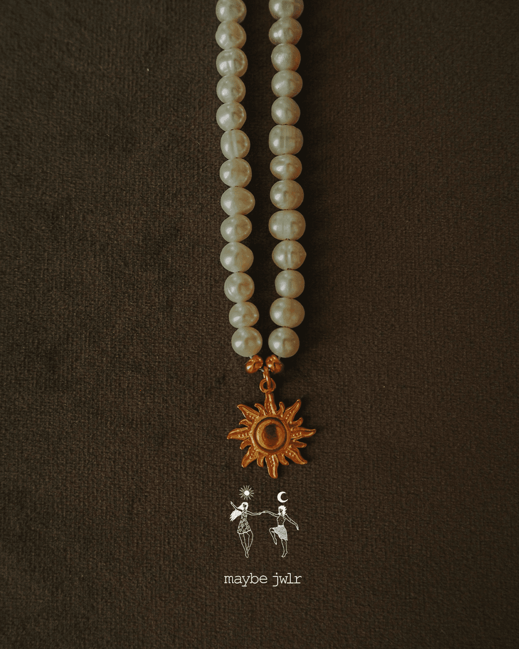 Naszyjnik z pereł ze słoneczkiem
