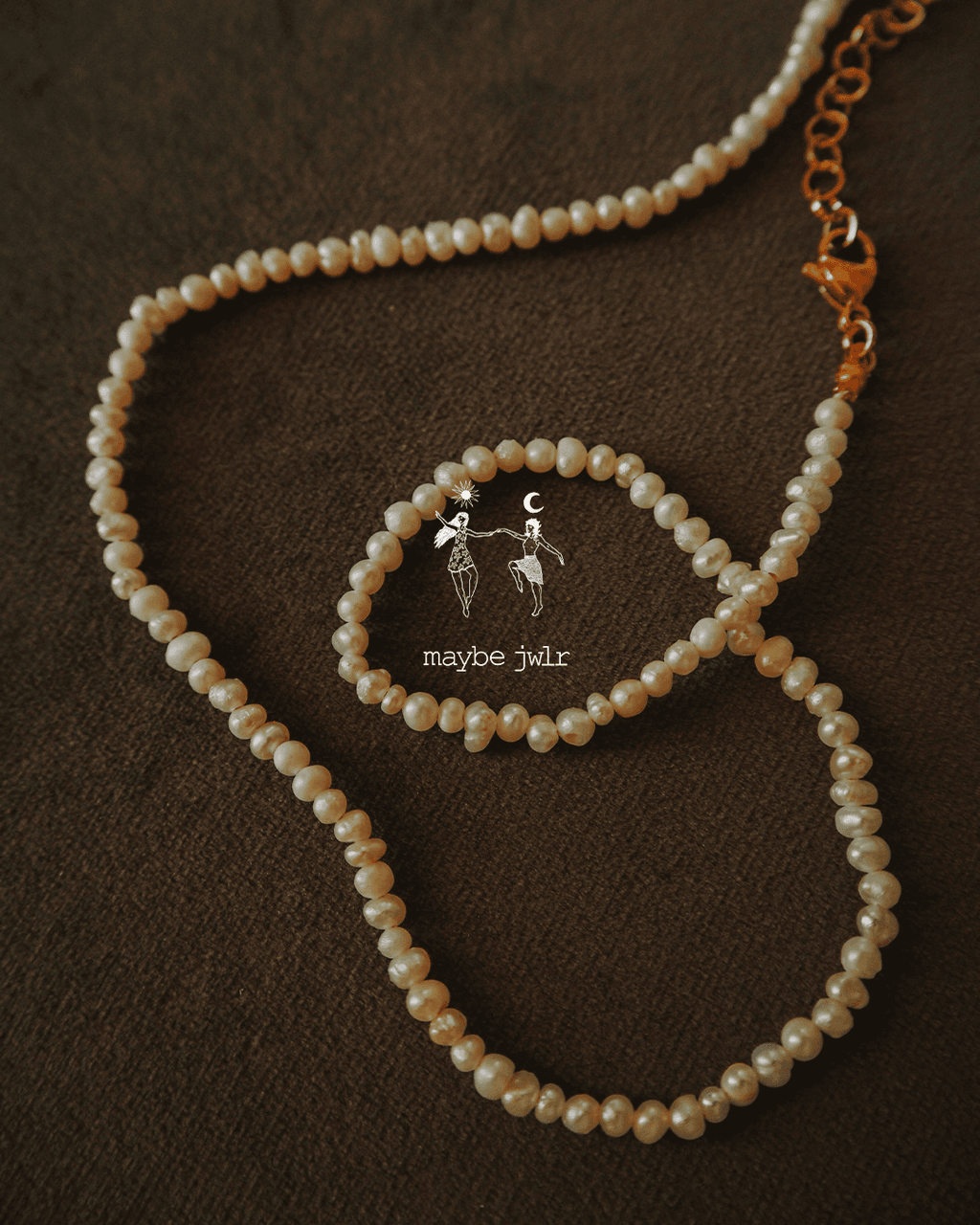 Naszyjnik z drobnych pereł