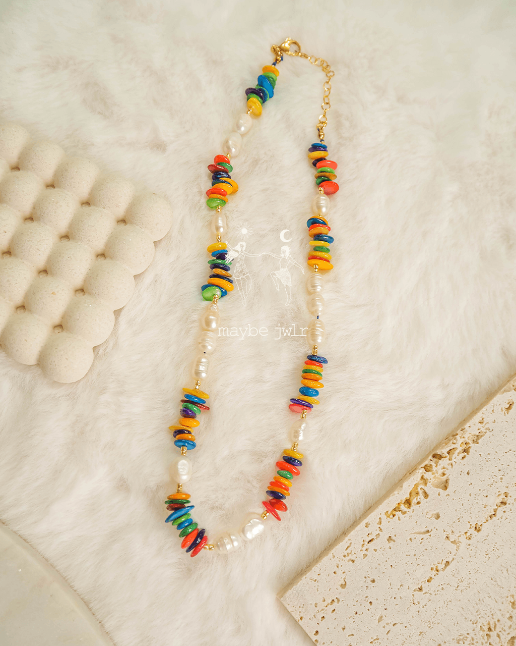 Naszyjnik z nieregularnych muszli z perłami