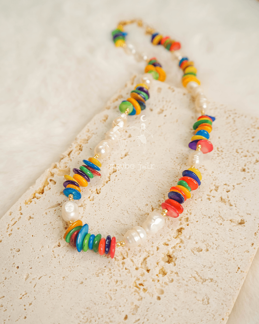 Naszyjnik z nieregularnych muszli z perłami