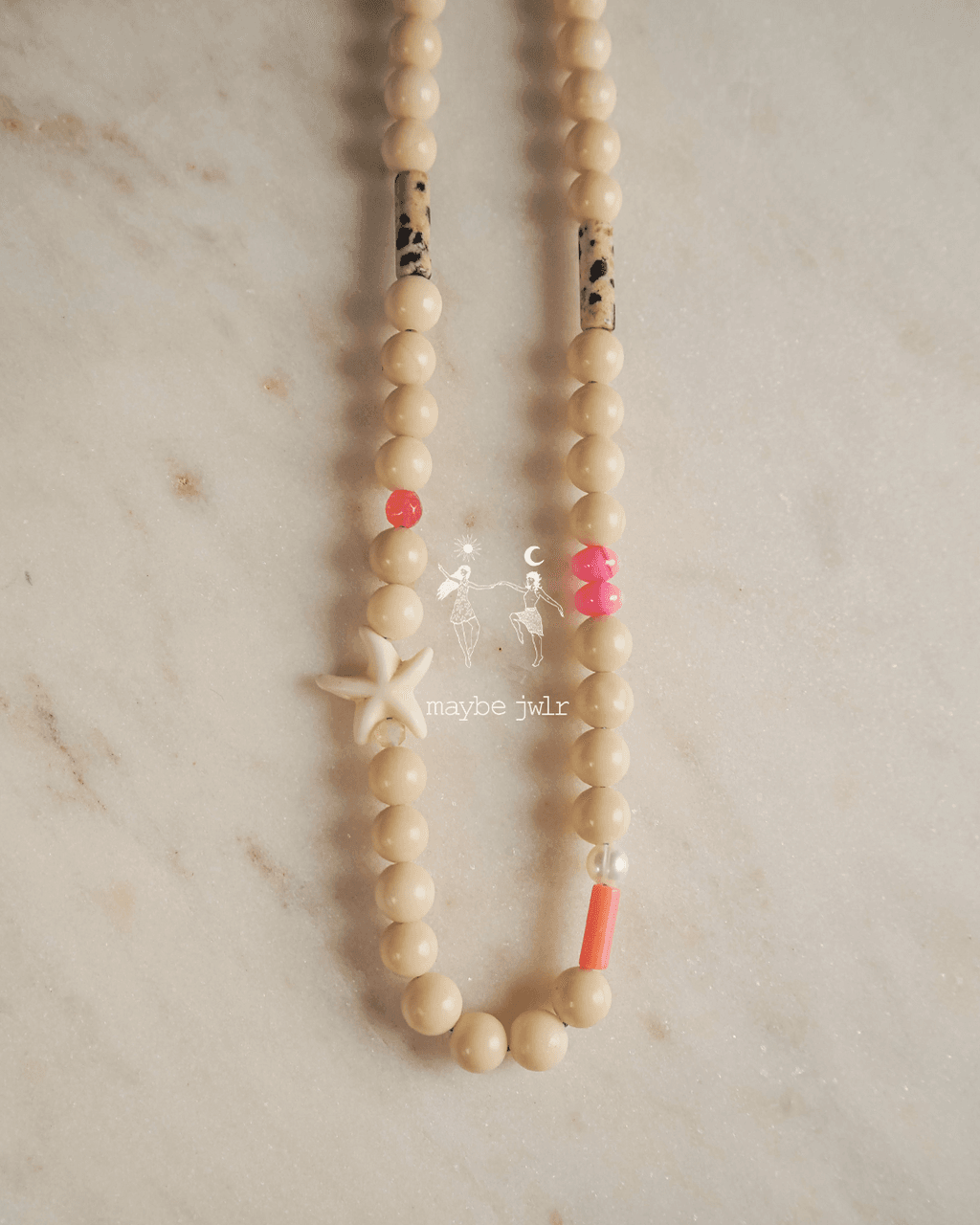 Naszyjnik z kamieni rzecznych z rozgwiazdą