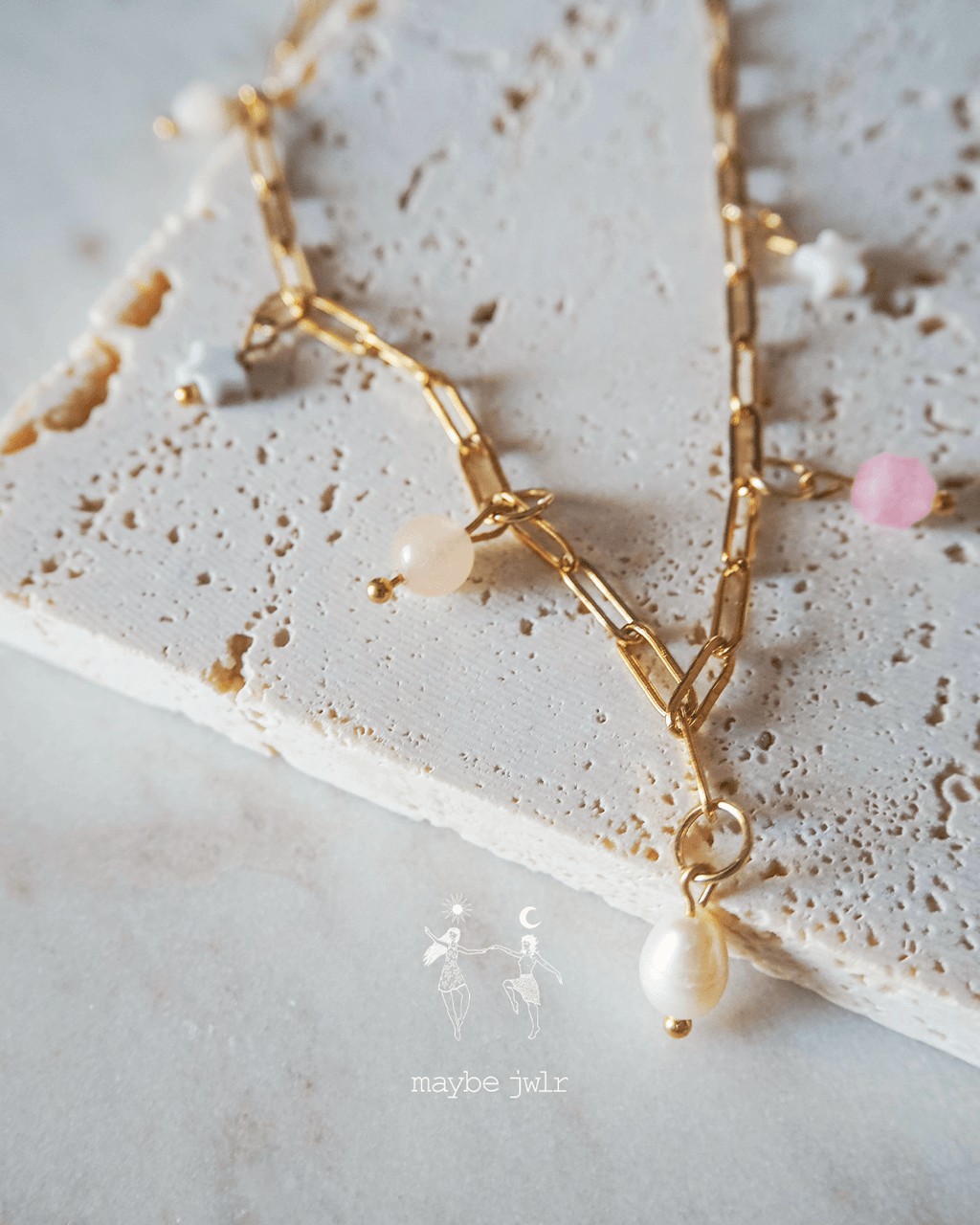 Naszyjnik z zawieszkami z kamieni