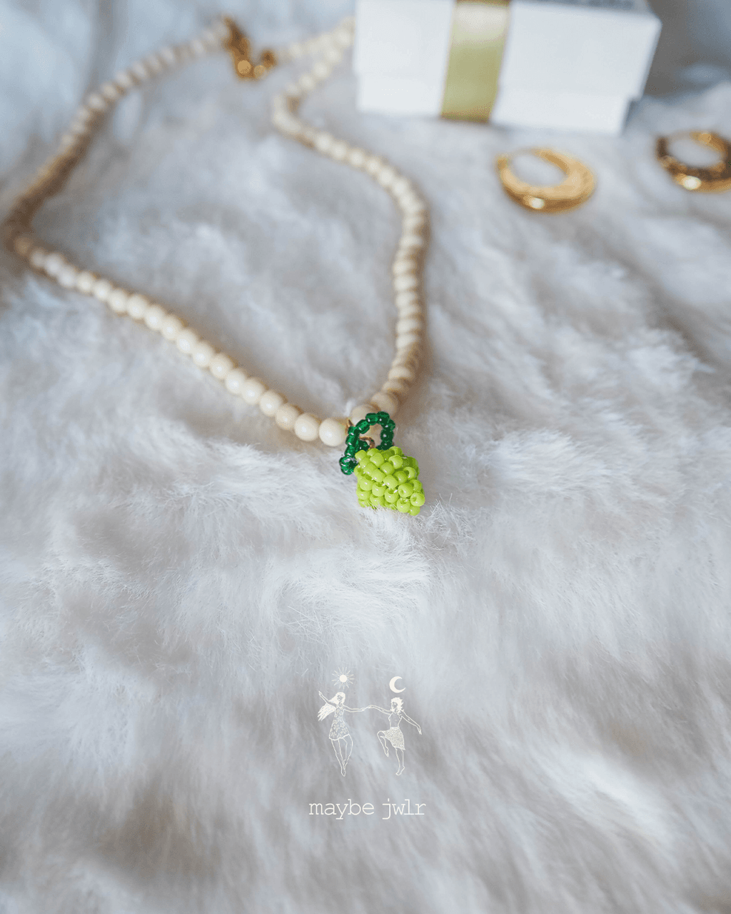 Naszyjnik z owockiem z koralików limonka