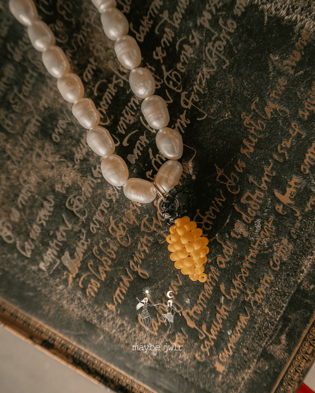 Naszyjnik z pereł naturalnych z cytrynką