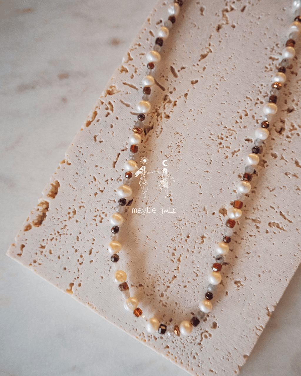 Choker z pereł i naturalnych kamieni