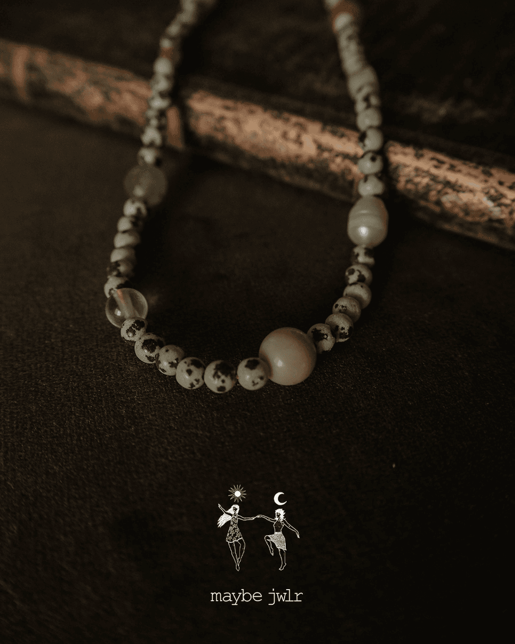  Naszyjnik z jaspisów dalmatyńczyków