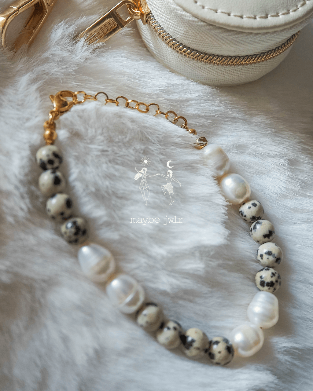 Bransoletka z jaspisów dalmatyńczyków