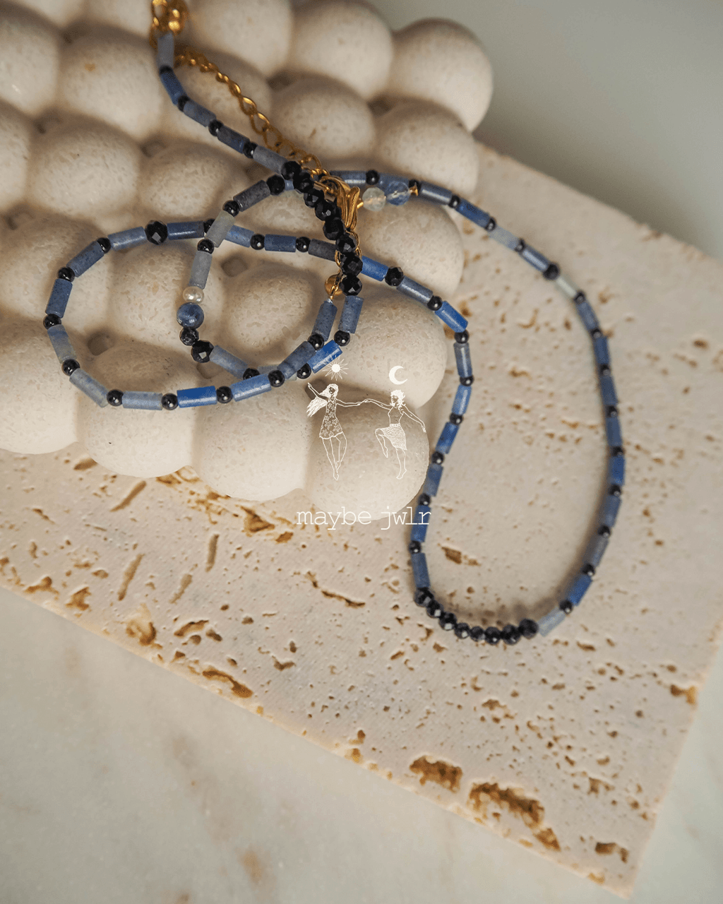 Chabrowy naszyjnik z kamieni