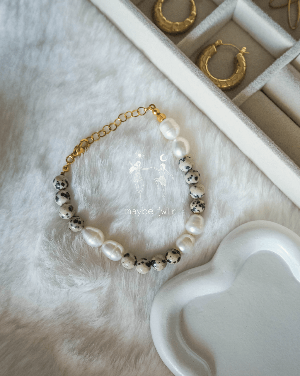 Bransoletka z jaspisów dalmatyńczyków