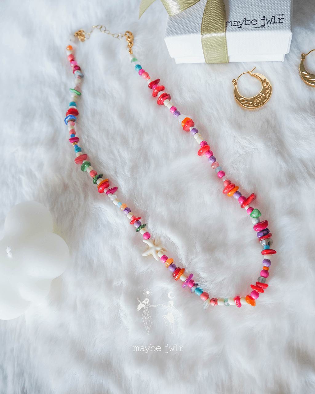 Naszyjnik z nieregularnych kamieni z rozgwiazdą