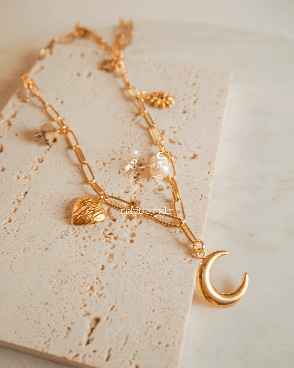 Naszyjnik z zawieszkami charms