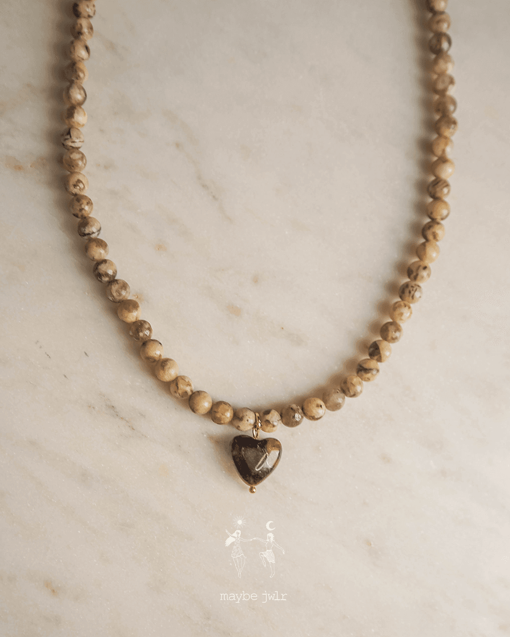  Naszyjnik z jasnych kamieni agat z serduszkiem