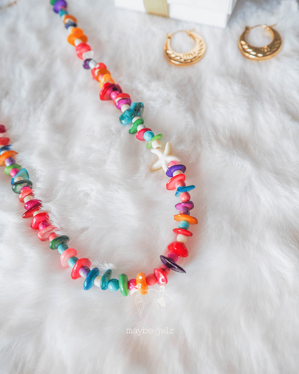 Naszyjnik z nieregularnych kamieni z rozgwiazdą