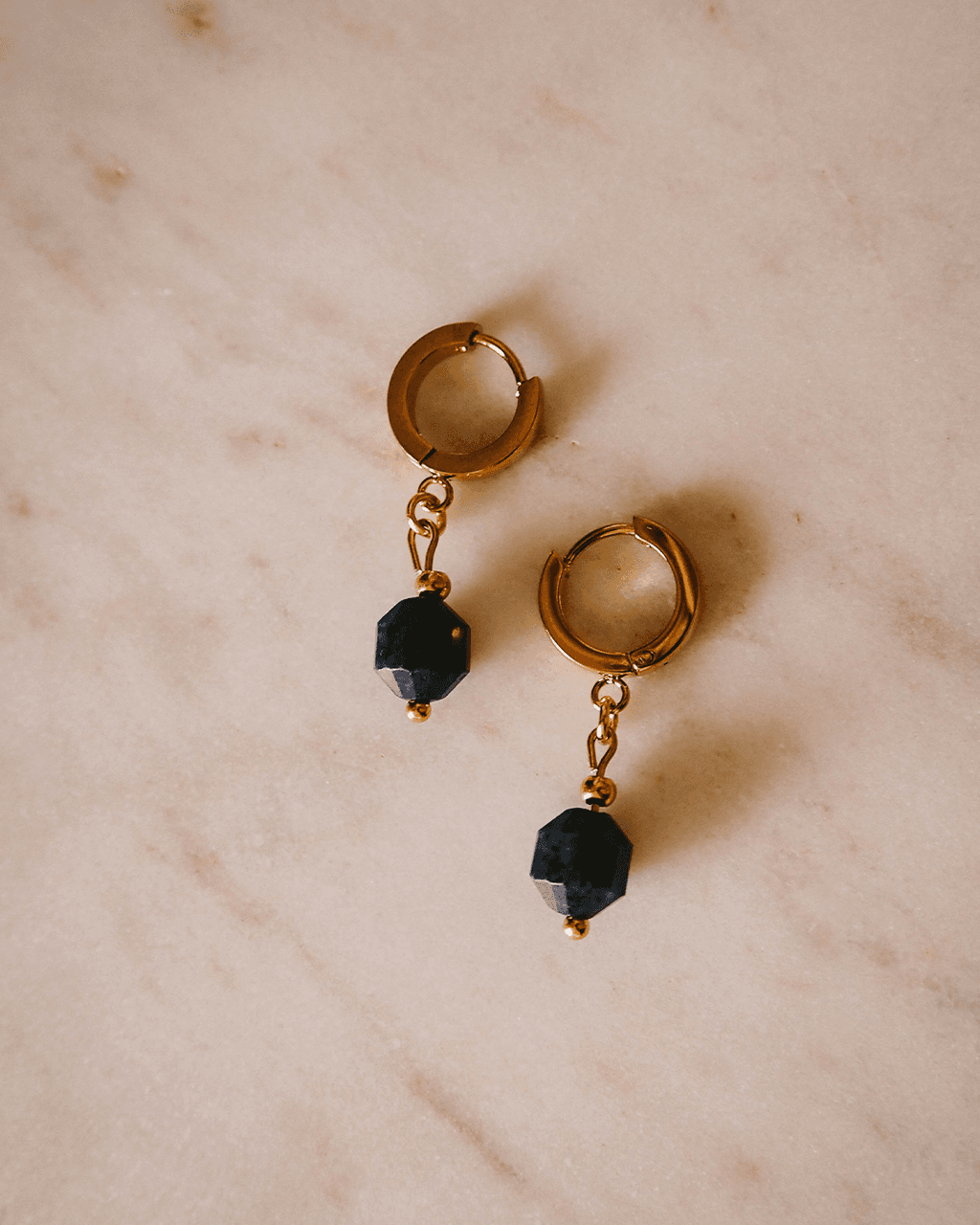  Kolczyki z zawieszką z kamienia naturalnego lapis lazuli