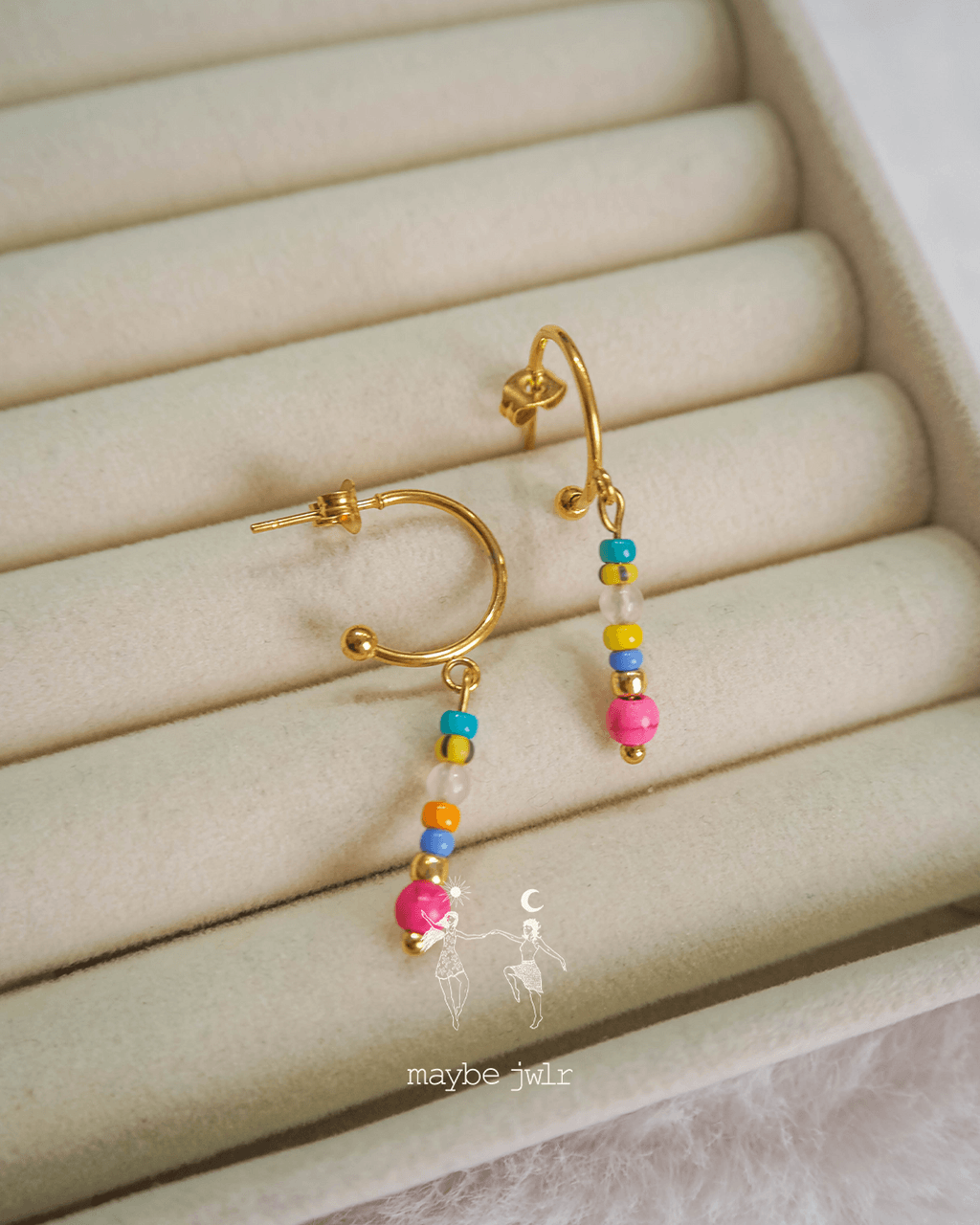 Kolczyki wiszące z koralikami