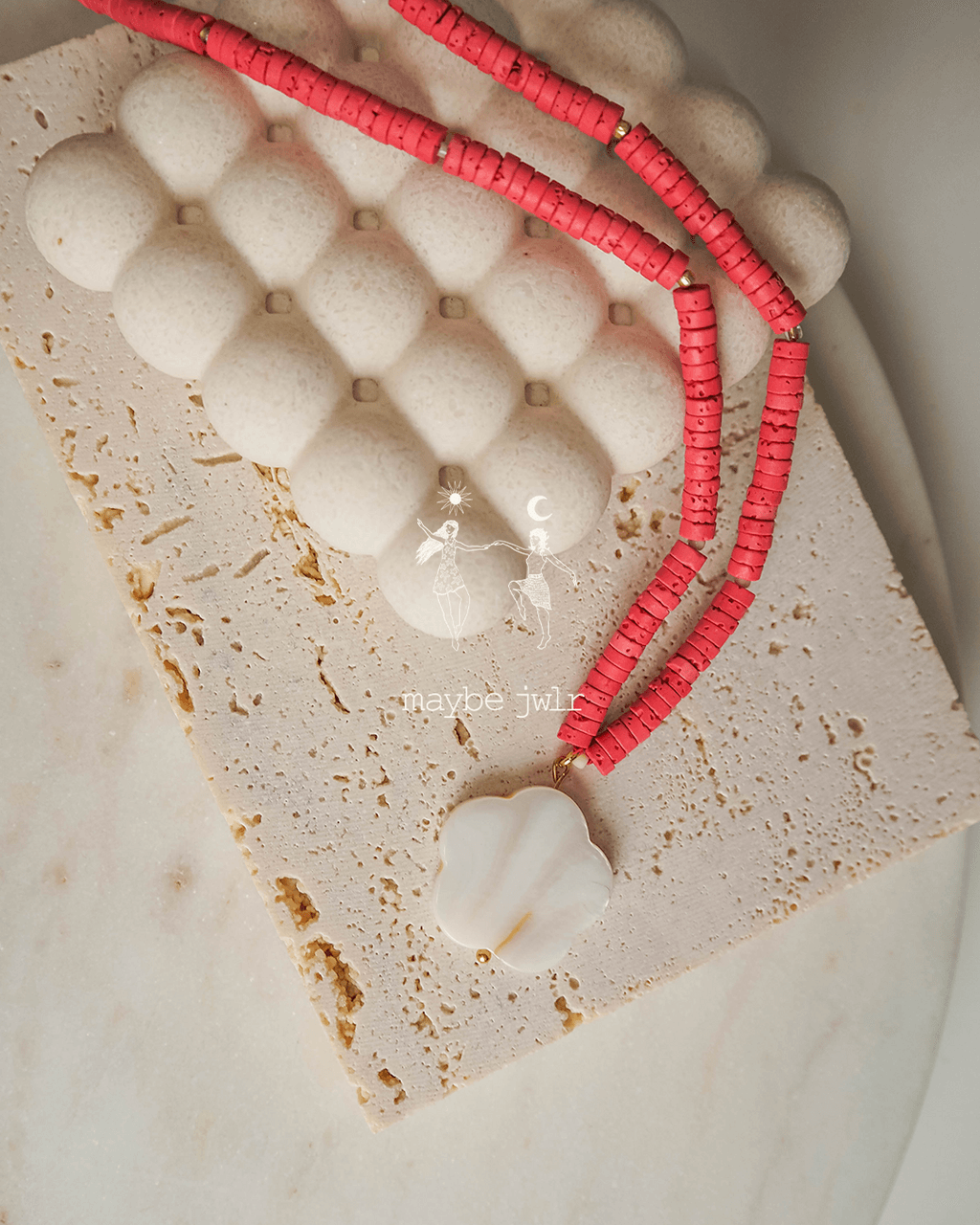 SINA naszyjnik z lawy wulkanicznej z kwiatem