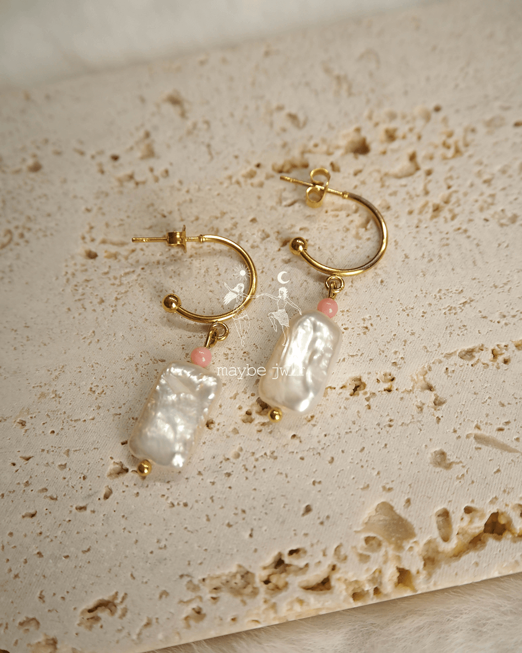 Kolczyki złote wiszące z perłą