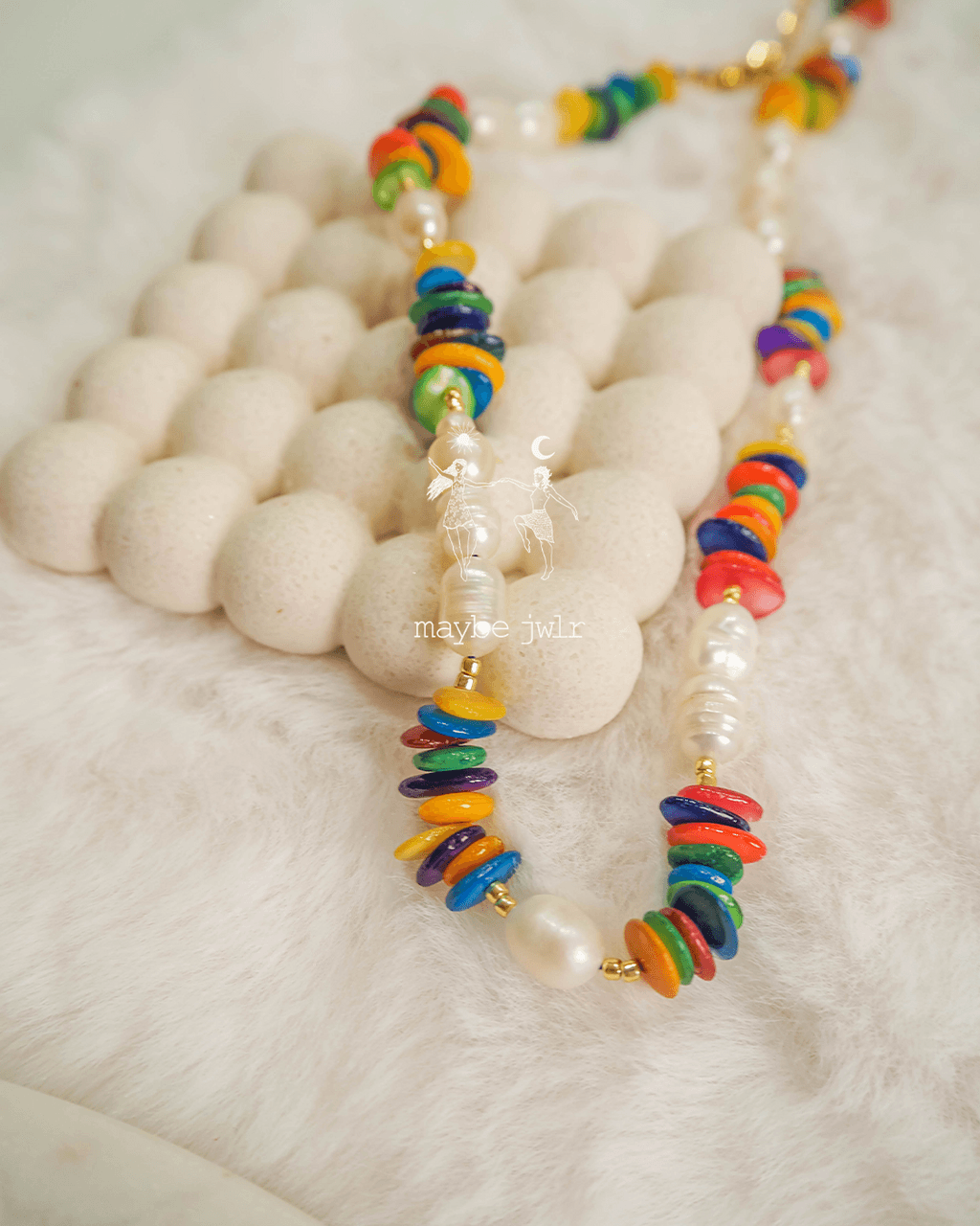 Naszyjnik z nieregularnych muszli z perłami