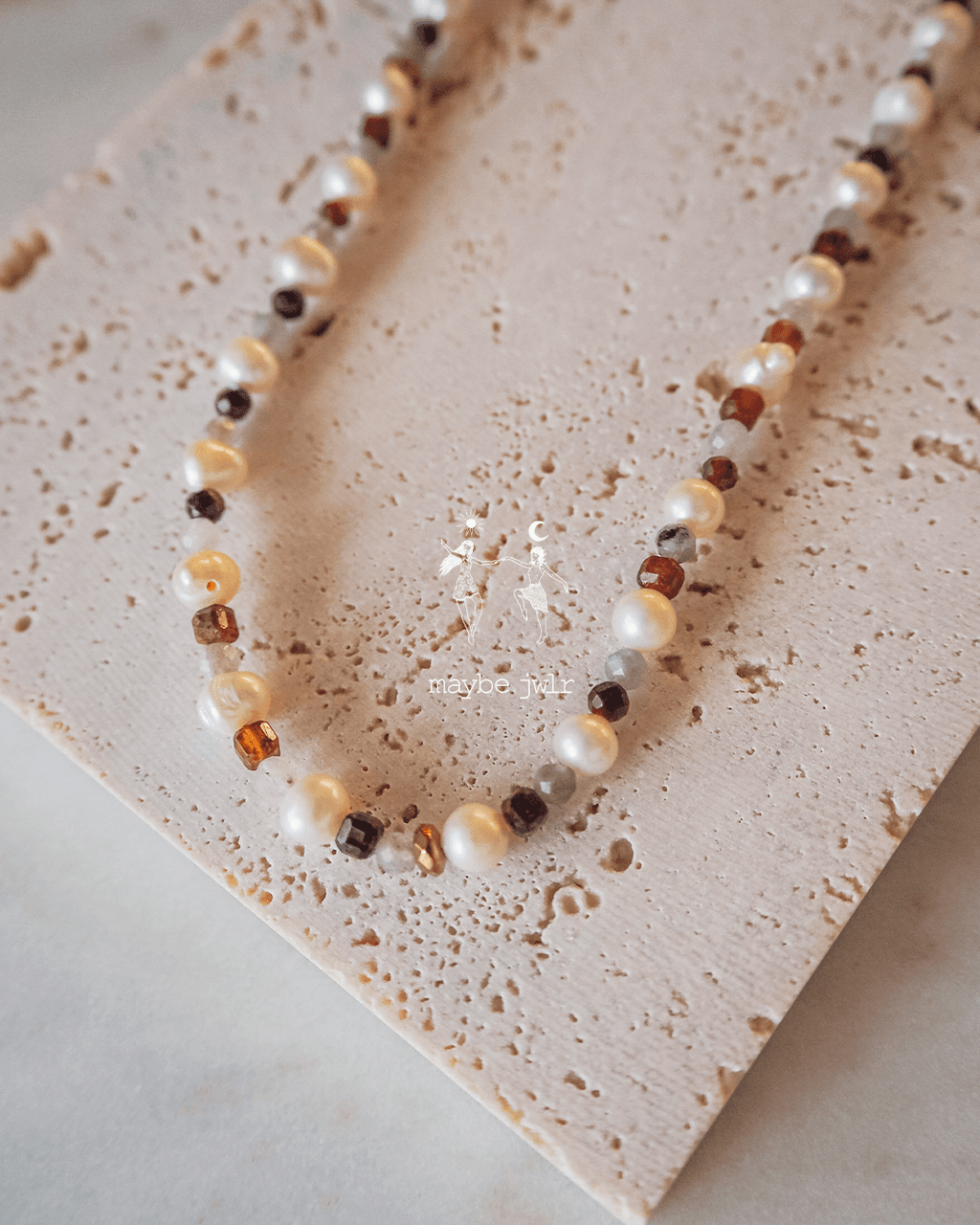 Choker z pereł i naturalnych kamieni