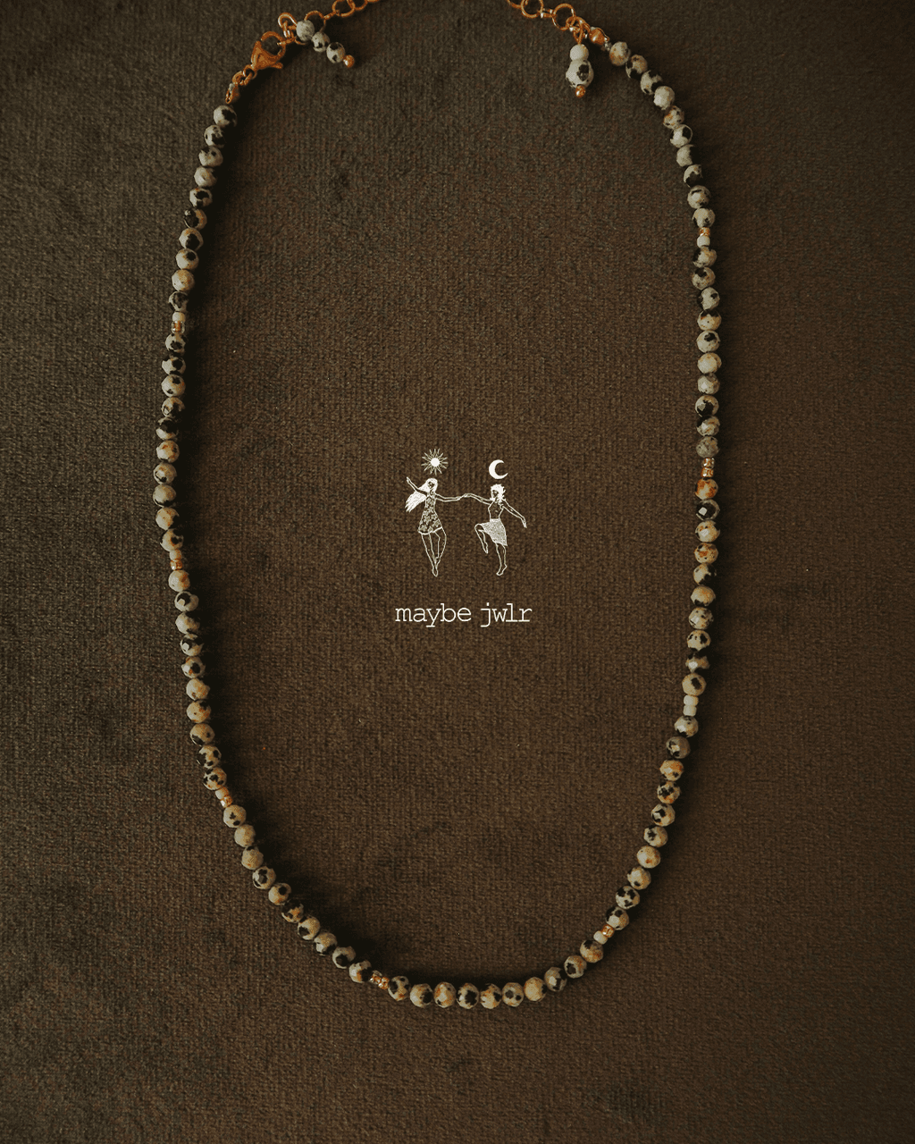 Choker z jaspisów dalmatyńskich