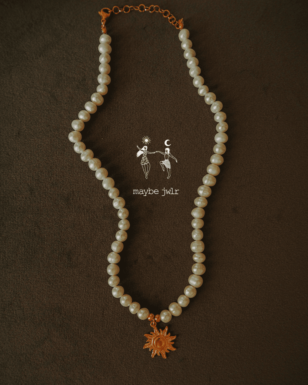 Naszyjnik z pereł ze słoneczkiem