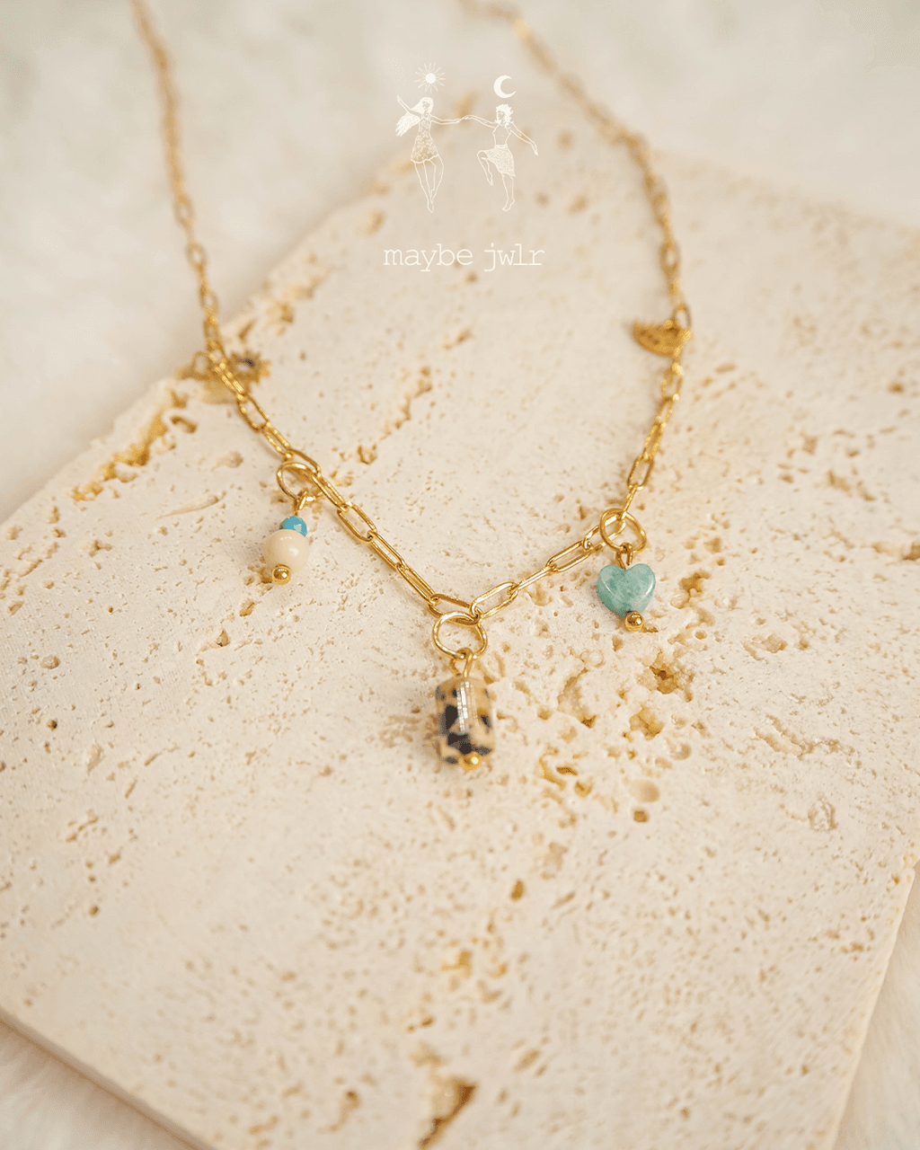 Naszyjnik z zawieszkami z kamieni