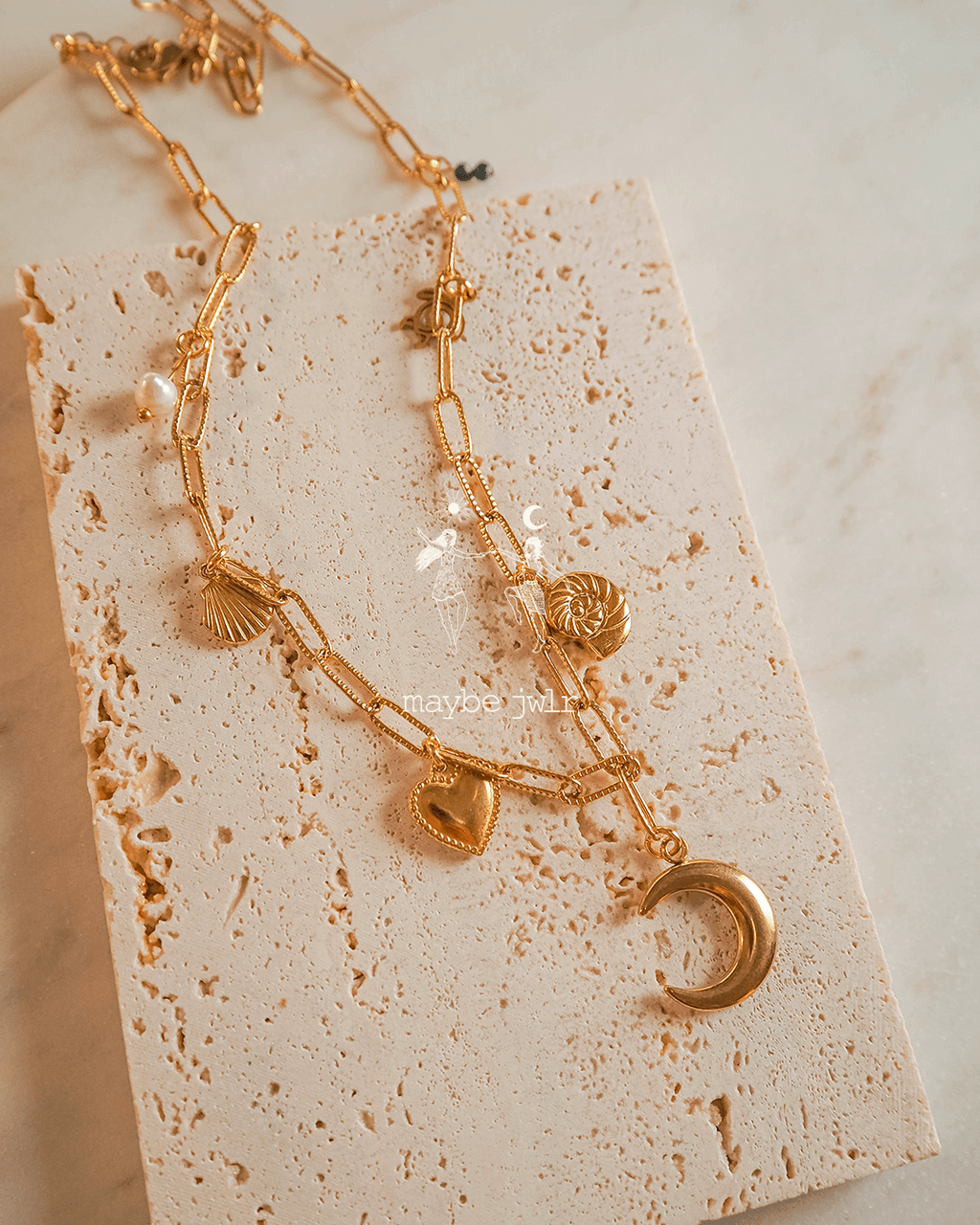 Naszyjnik z zawieszkami charms