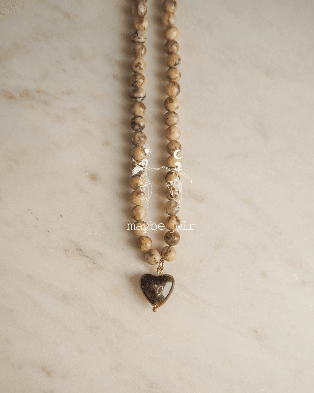  Naszyjnik z jasnych kamieni agat z serduszkiem