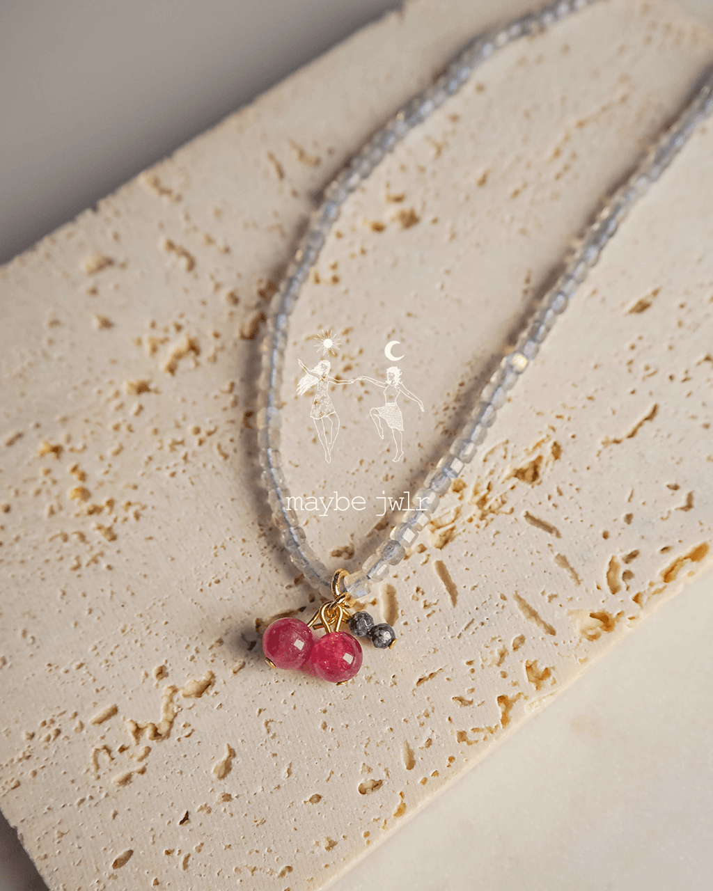 Naszyjnik z magicznego labradorytu z wisienką