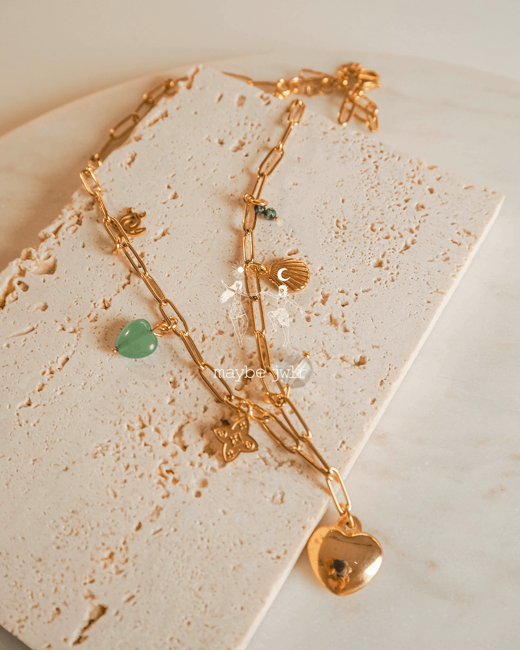 Naszyjnik z zawieszkami charms