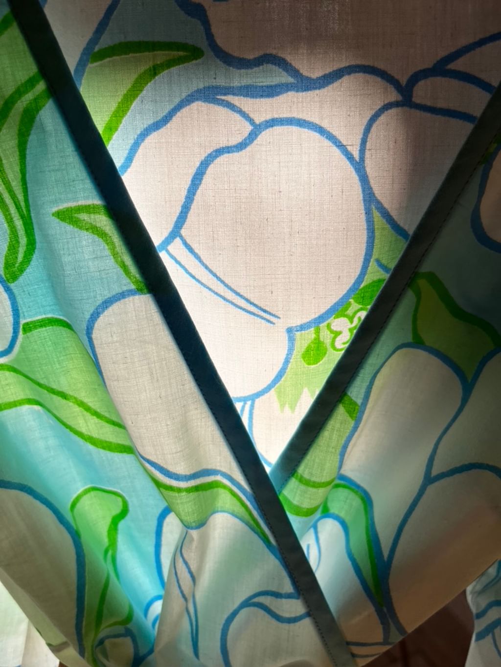 Upcycled - Bluzka z bufiastymi rękawami z vintage tkaniny