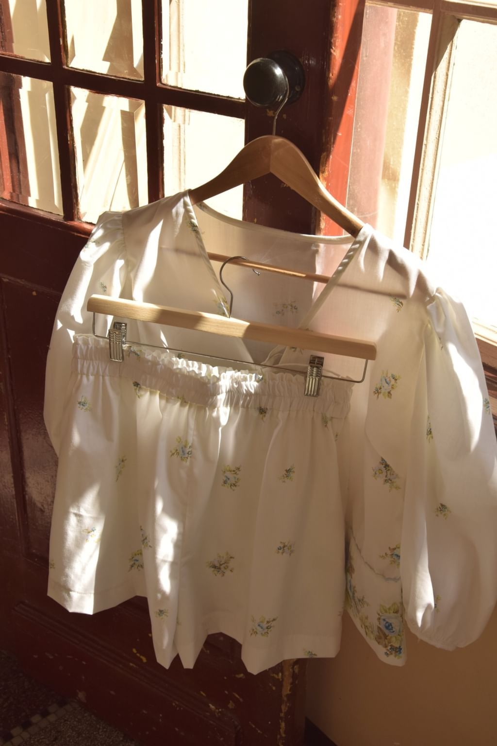 Upcycled - Bluzka z szortami z tkaniny pościelowej