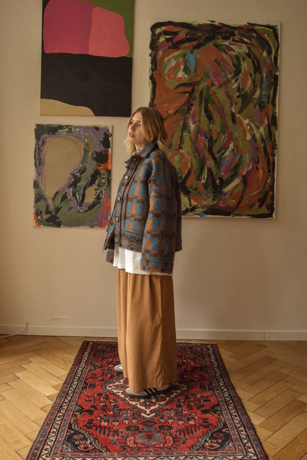 Upcycled - Kurtka koszulowa z koca w granatowo brązową kratę