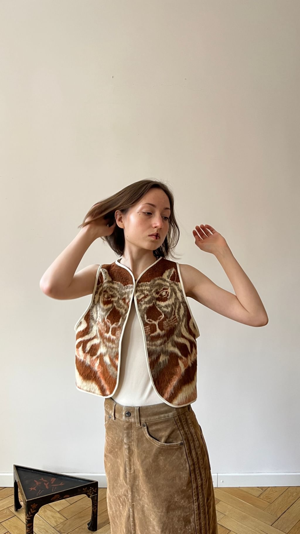 Krótka kamizelka z kotami z bawełnianego koca vintage