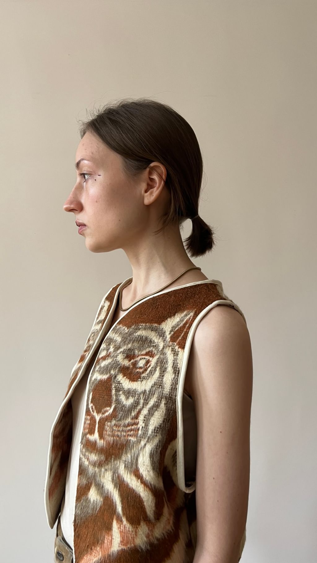 Krótka kamizelka z kotami z bawełnianego koca vintage