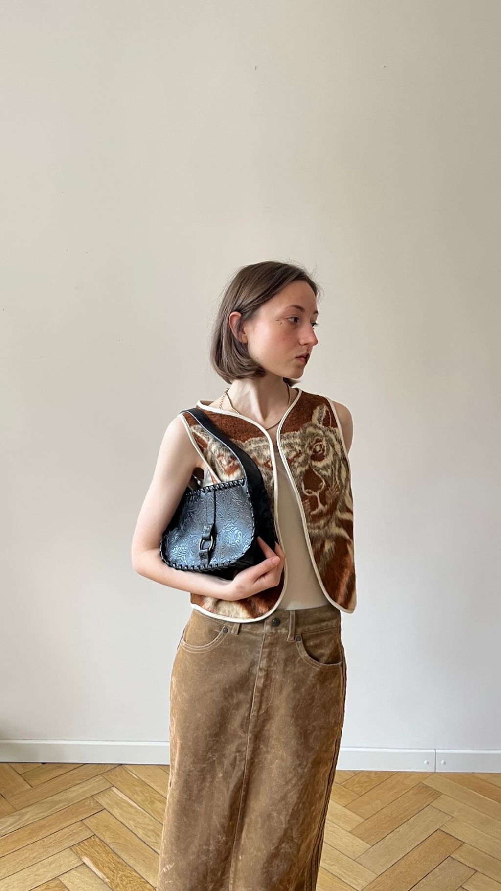 Krótka kamizelka z kotami z bawełnianego koca vintage